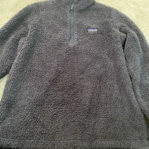 dark blue patagonia sherpa sweatshirt